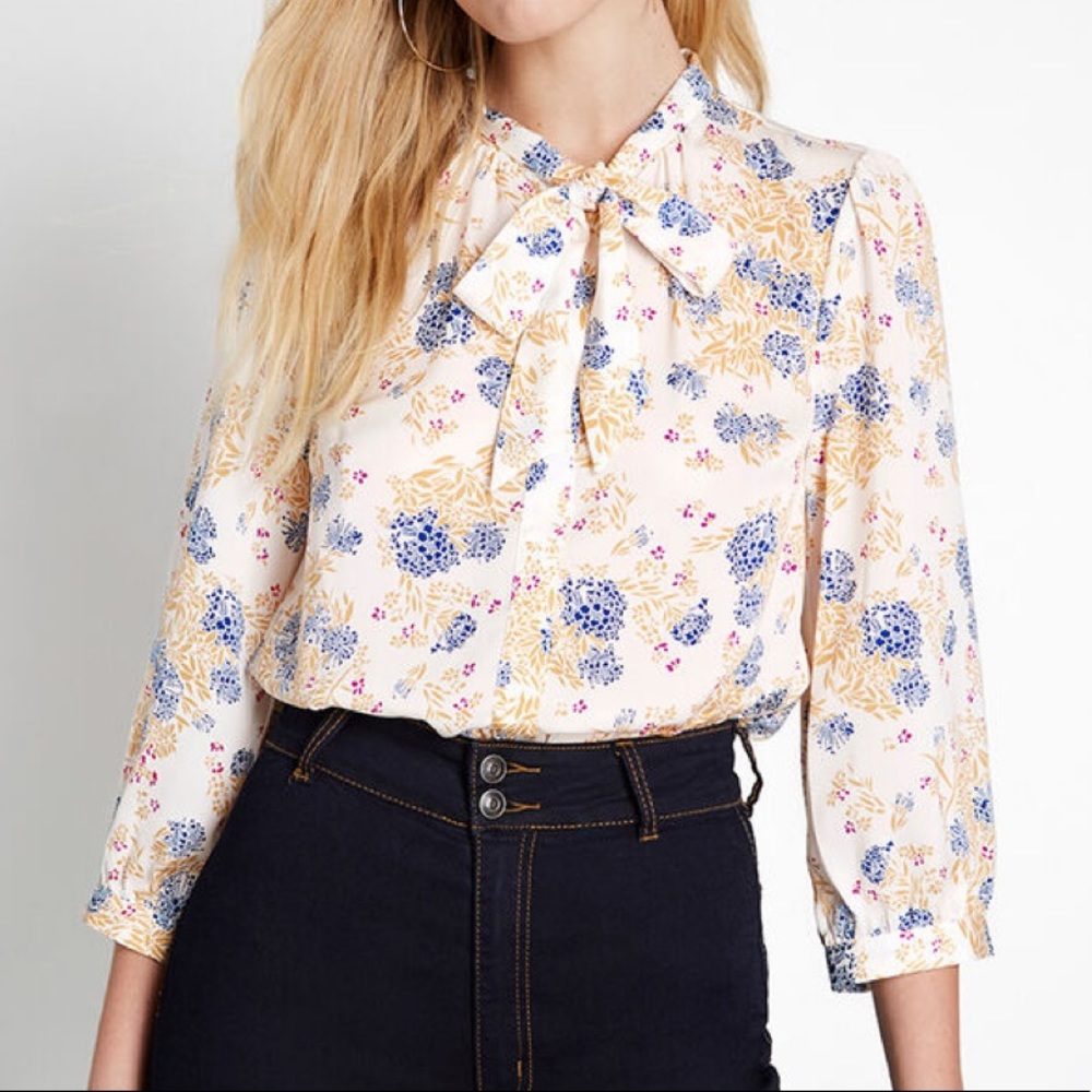 Floral Print Neck-tie Blouse